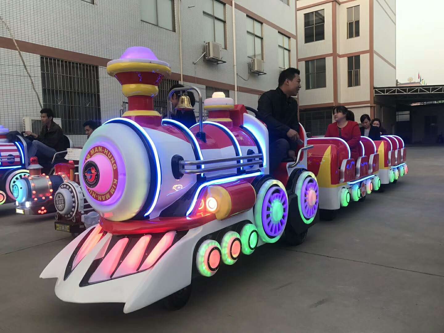 阳江镇商场小火车